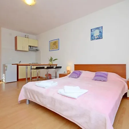 Apartment Luka Uble