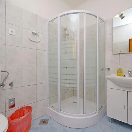 Apartment Luka Uble