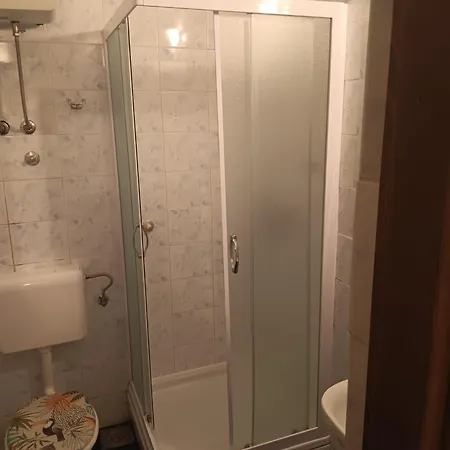 Luka Apartment *