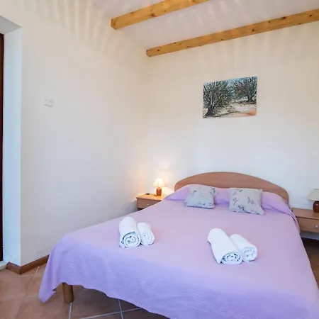 アパート Luka Ubli